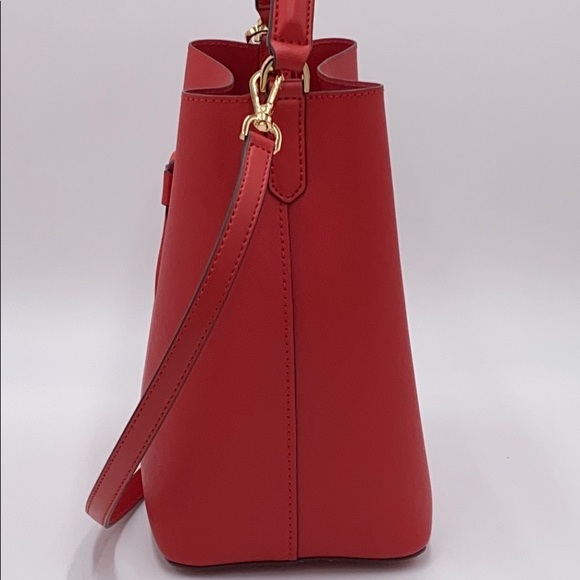 MICHAEL KORS SURI LARGE BUCKETS MESSENGER FLAME - Picture 11 of 15
